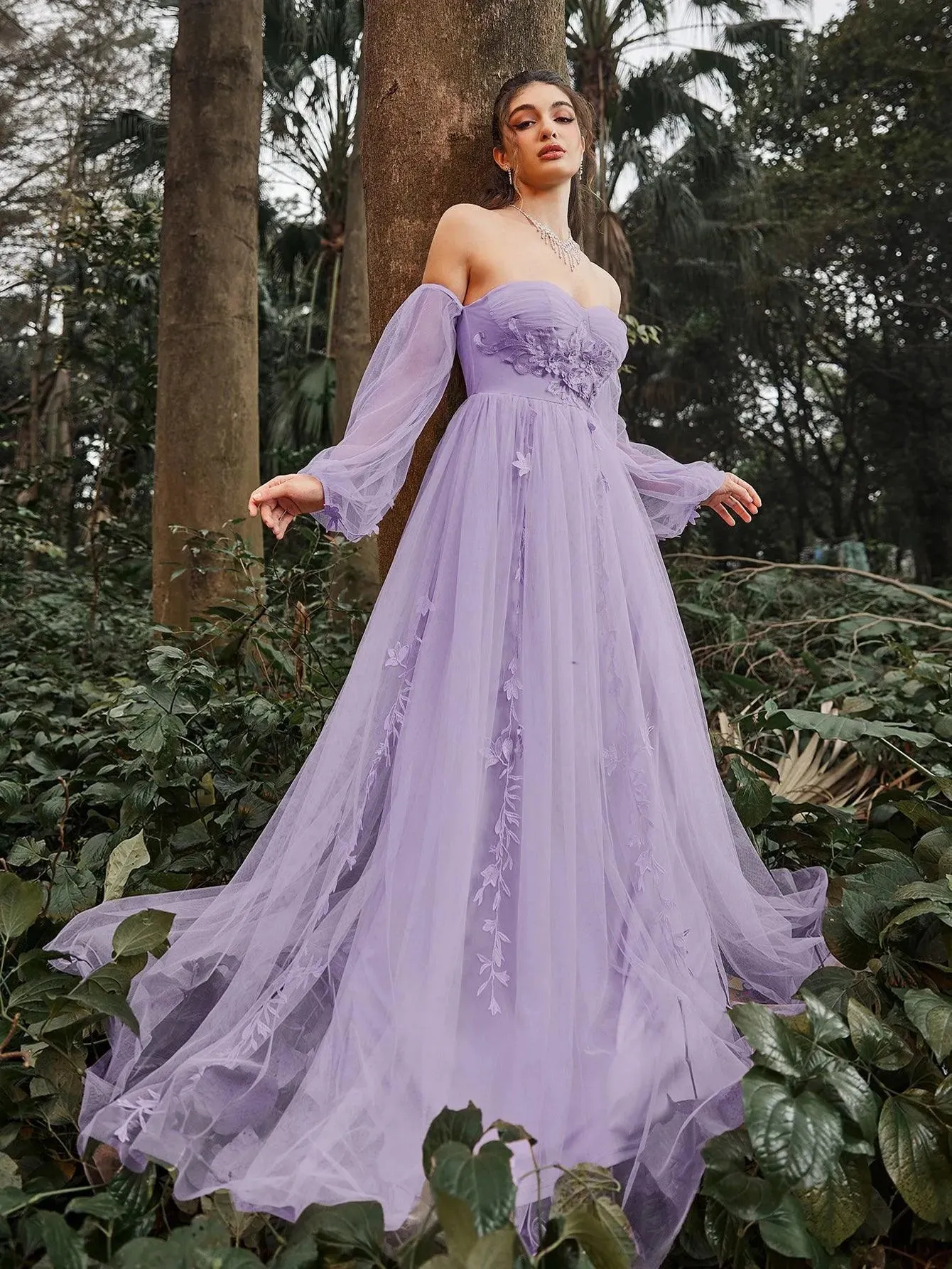 Gorgeous Off Shoulder Lantern Sleeves Floral Applique Detail Prom Dress