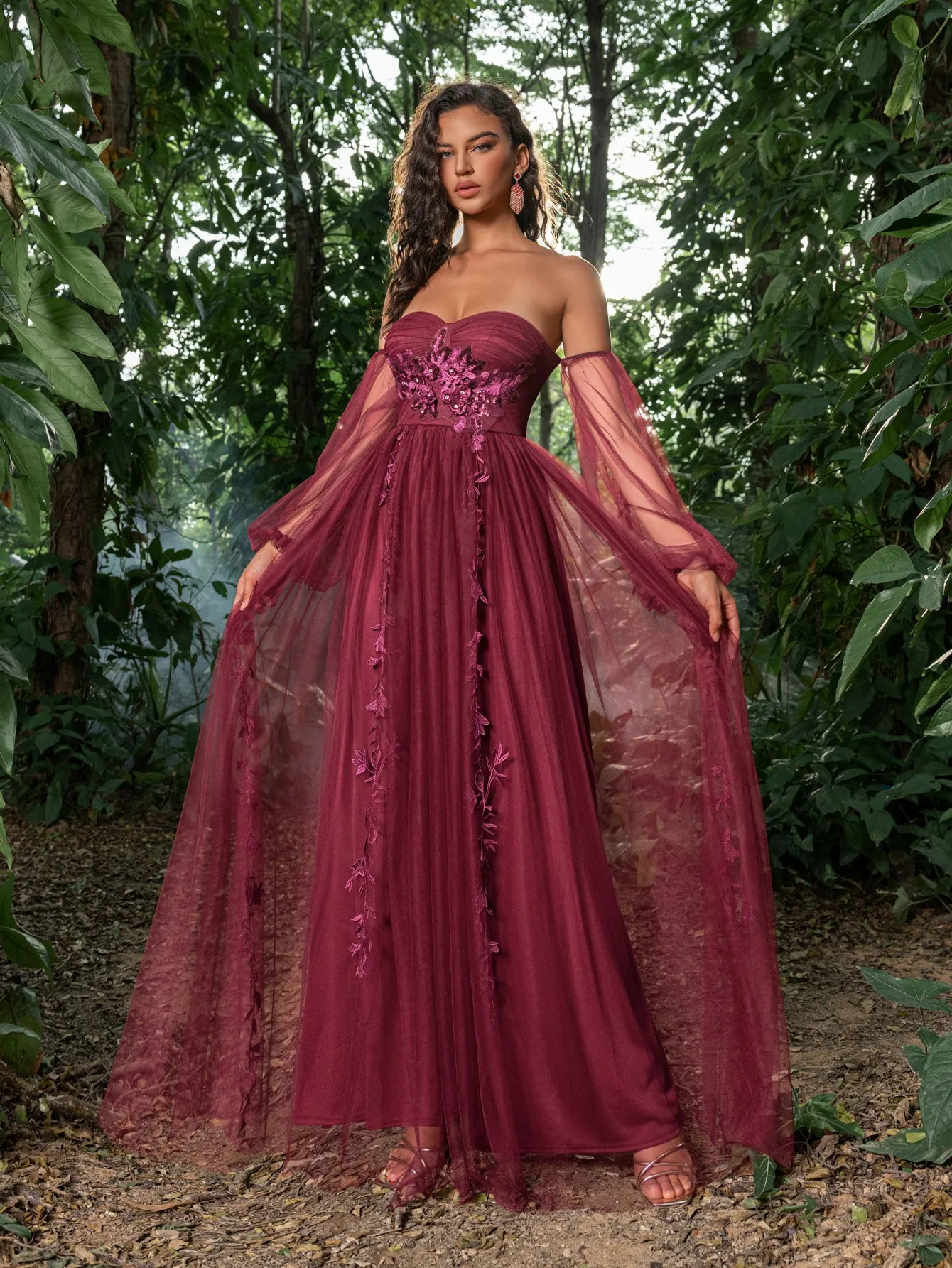 Gorgeous Off Shoulder Lantern Sleeves Floral Applique Detail Prom Dress