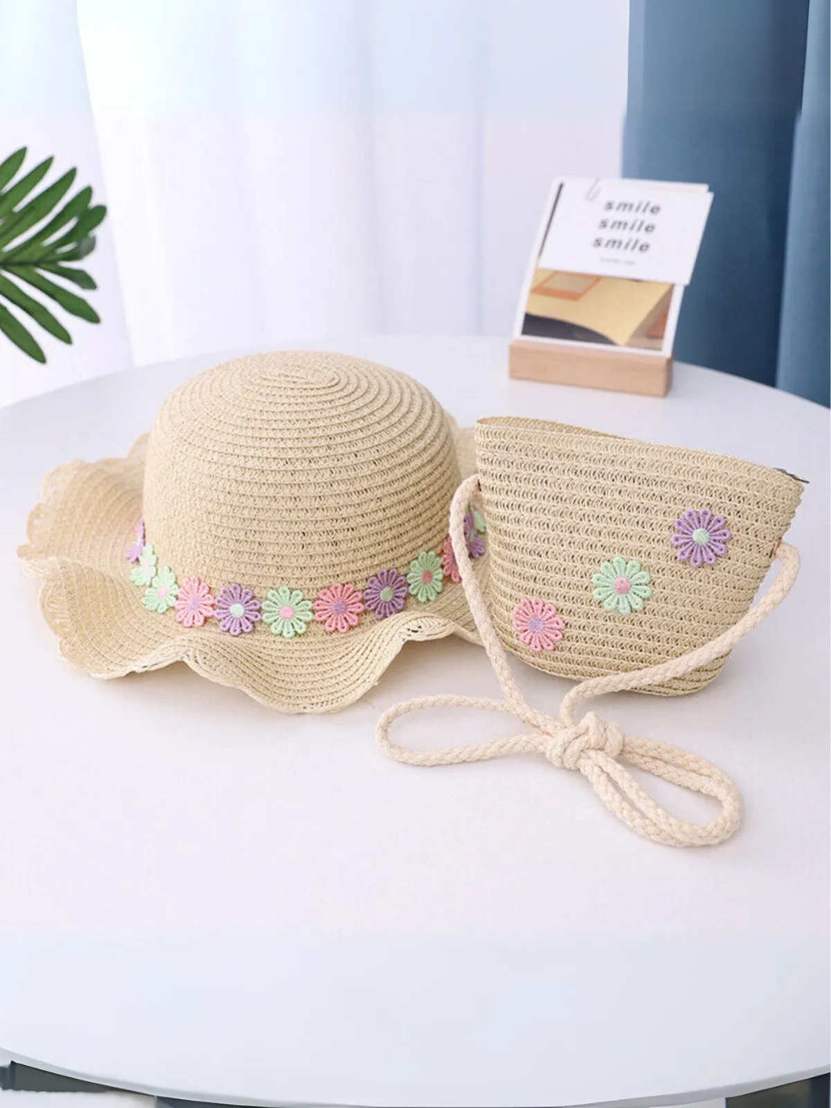 Little Blossom Daisy Straw Hat Set