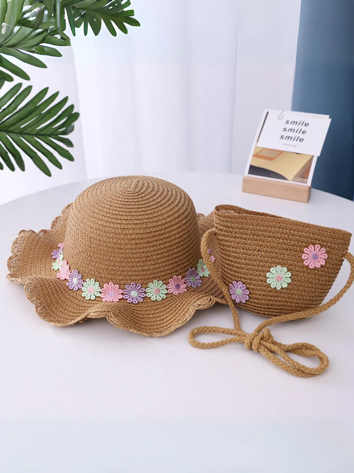 Little Blossom Daisy Straw Hat Set